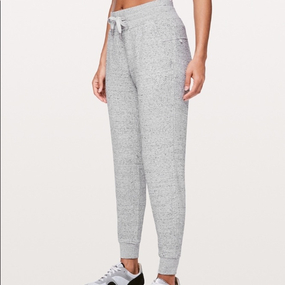 LULULEMON warm down jogger bubble dot